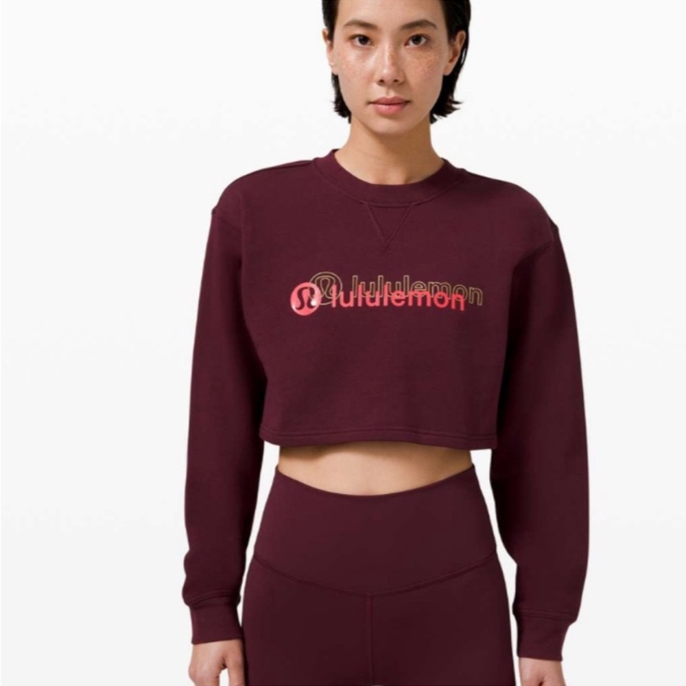 Lululemon Lunar new year cropped crew